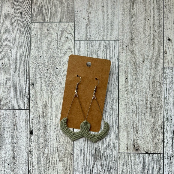 NEW Sage Half Hitch Knot Elegant Macrame Earrings - Picture 5 of 5